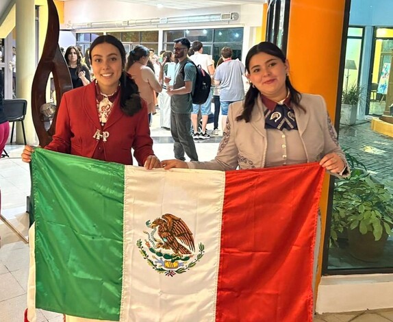 ¡Orgullo michoacano! Alumnas del Cecytem ganan máximo galardón en concurso de ciencia