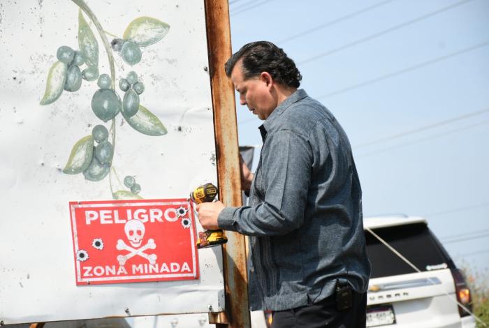 Otra vez la indolencia del gobierno mata a dos inocentes al explotar una mina en Apatzingán