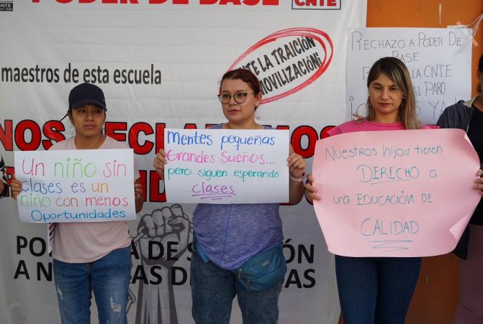 Padres de familia del kínder Bertha von Glumer protestan por suspensión de clases