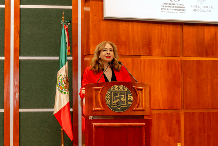 Para garantizar alto nivel de calidad en impartición de justicia, capacitación es prioritaria: magistrada