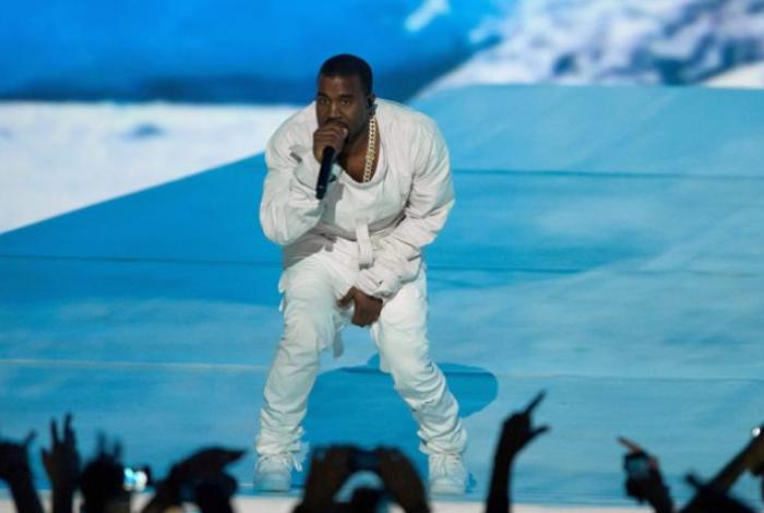 París estudia todas las vías para prohibir el único concierto de Kanye West en Francia