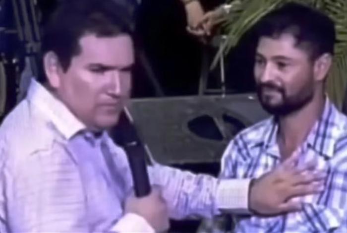 Pastor que pide terreno “por orden de Dios” desata polémica en redes