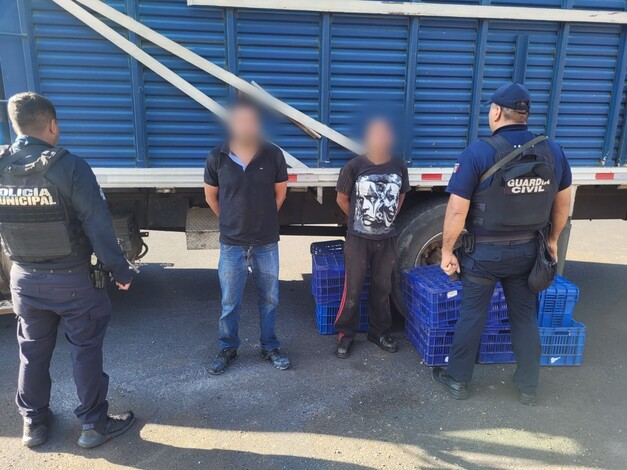 Pátzcuaro: detienen a dos presuntos ladr0nes de aguacate