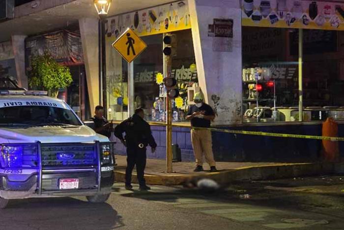 Peatón es ultimado a balazos frente al Santuario Guadalupano de Zamora