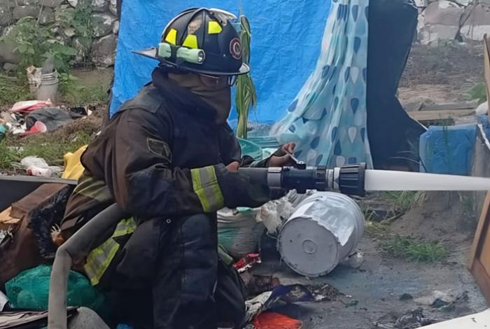 Pepenador resulta intoxicado durante incendio en un predio de La Piedad