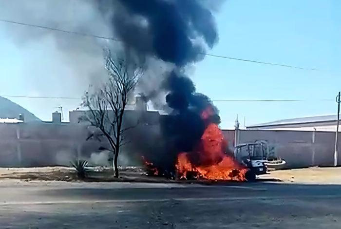 Persecución de hombres armados termina en enfrentamiento y deja 2 delincuentes muertos y 3 policías heridos