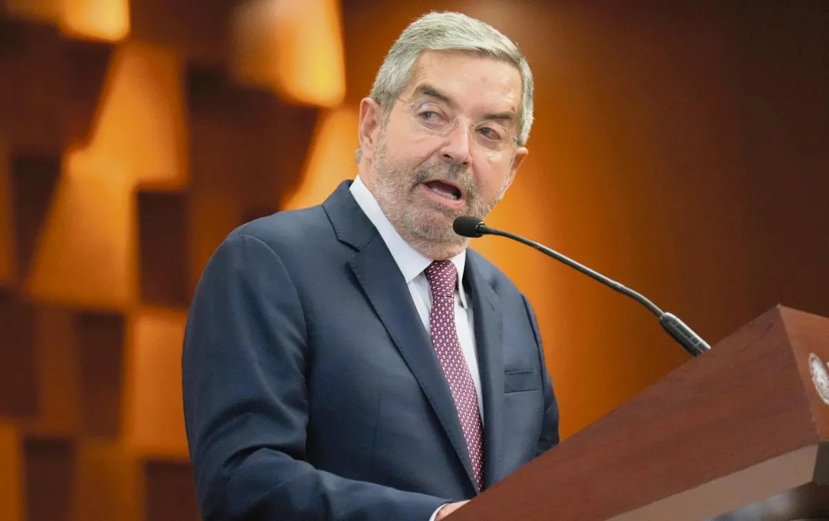 Pide licencia el canciller Juan Ramón de la Fuente, confirma Sheinbaum