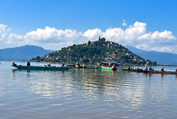 Piden Ley Moisés, tras muerte de joven en el Lago de Pátzcuaro para uso obligatorio de chalecos