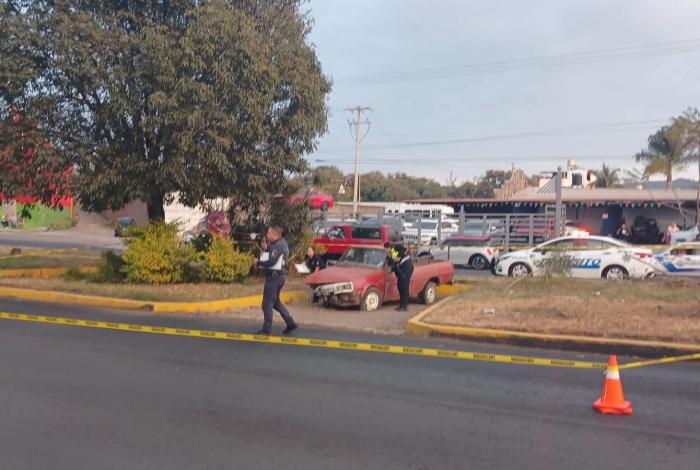 Pierde la vida cuando manejaba su camioneta, en Uruapan