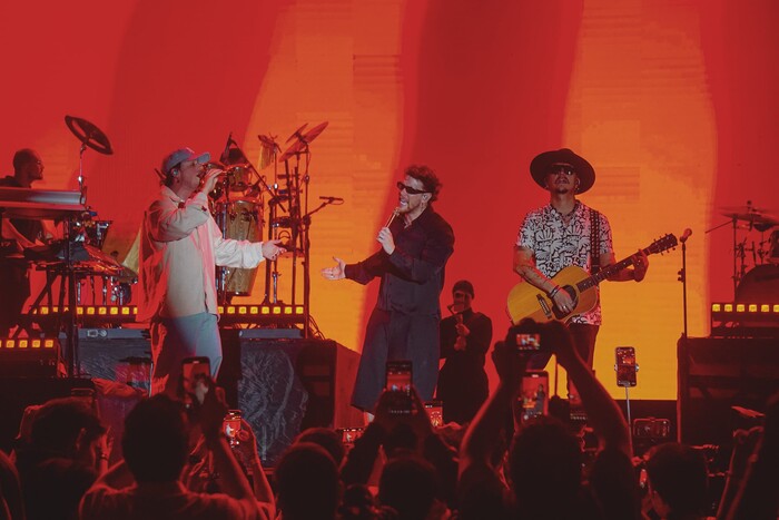 Piso 21 hace vibrar en primera noche de conciertos del FMO