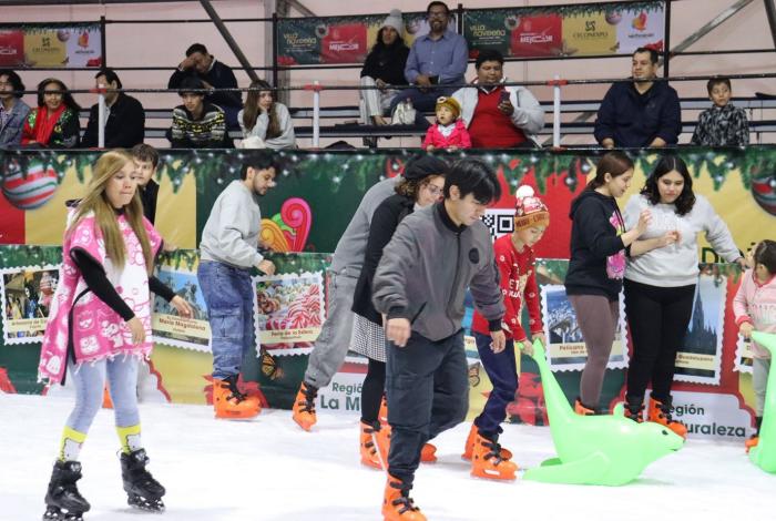 Pista de hielo de la Villa Navideña abrirá este 31 de diciembre hasta las 15:00 horas
