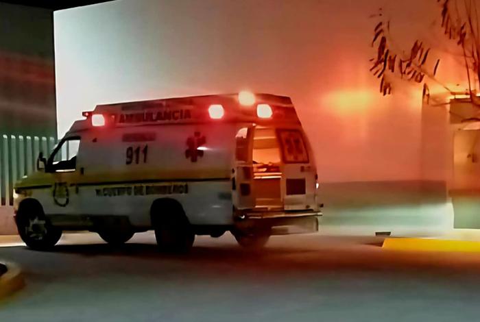 Pistoleros balean a taxista, le roban su unidad y privan de la libertad a una mujer