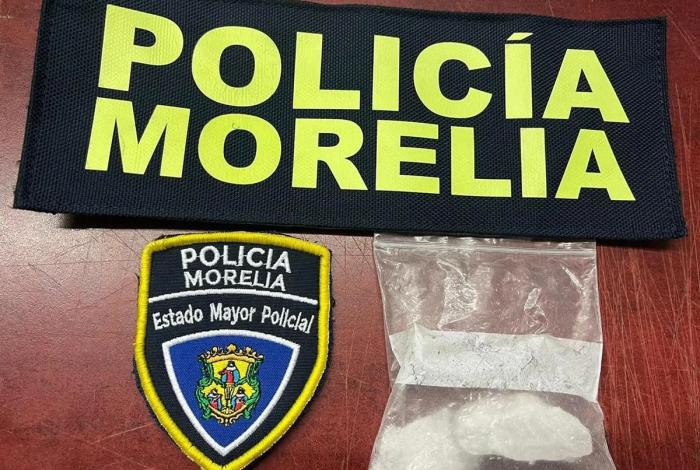 Policía de Morelia detiene a sujeto con posesión de narcóticos