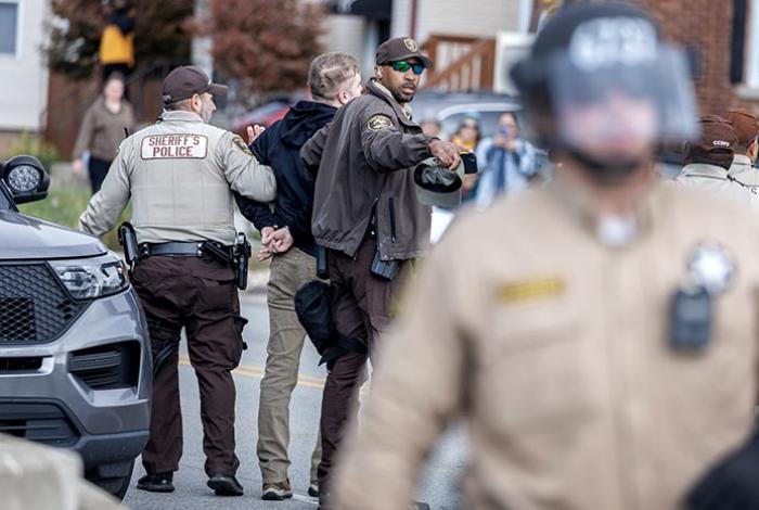Policía de Texas podrá detener a personas con sólo sospechar que sean indocumentadas
