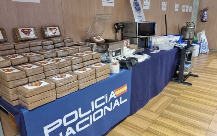 Policía española asegura casi dos toneladas de metanfetamina del Cártel de Sinaloa