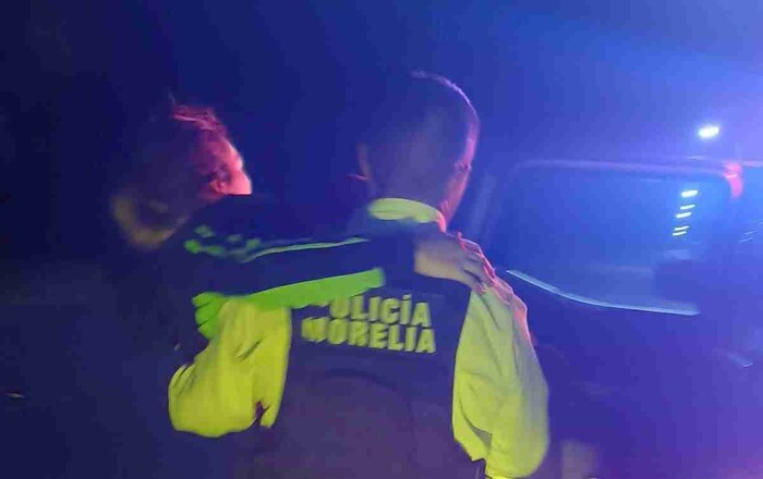  Policía Morelia auxilia en traslado de emergencia a mujer en labor de parto