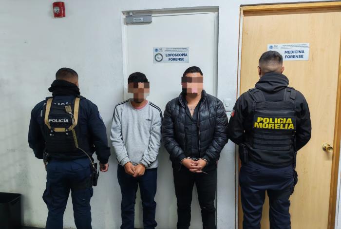 Policía Morelia detiene a dos masculinos por portación de arma de fuego