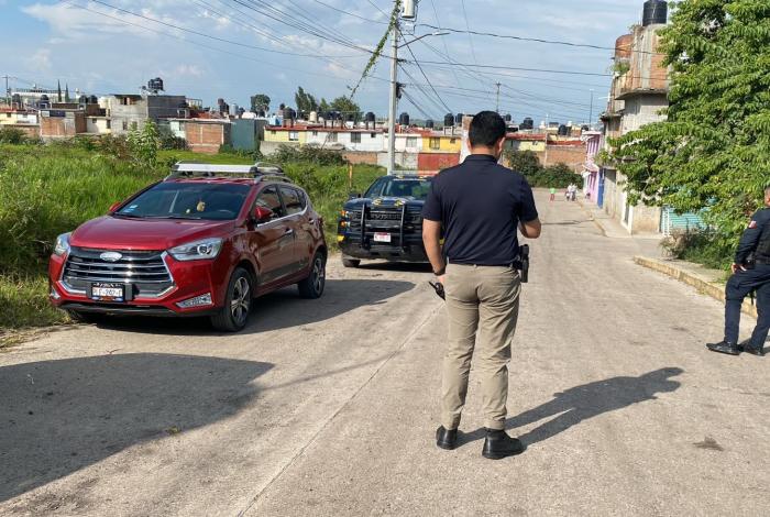 Policía Morelia halla camioneta robada en la colonia Santiaguito