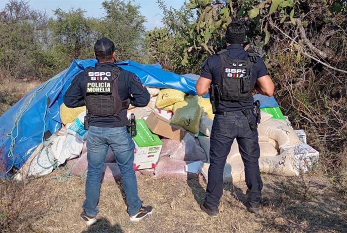 Policía Morelia recupera mercancía robada de empresa de abarrotes en salida a Mil Cumbres