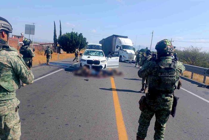 Policías abaten a tres presuntos delincuentes en enfrentamiento en La Piedad