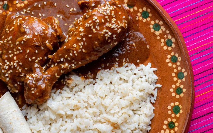 Pollo con mole, ¿cuáles son sus beneficios?