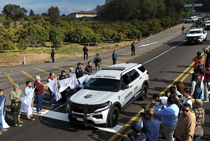 Pone en marcha Bedolla operativo “Guardianes del Camino” en la carretera Uruapan-Peribán