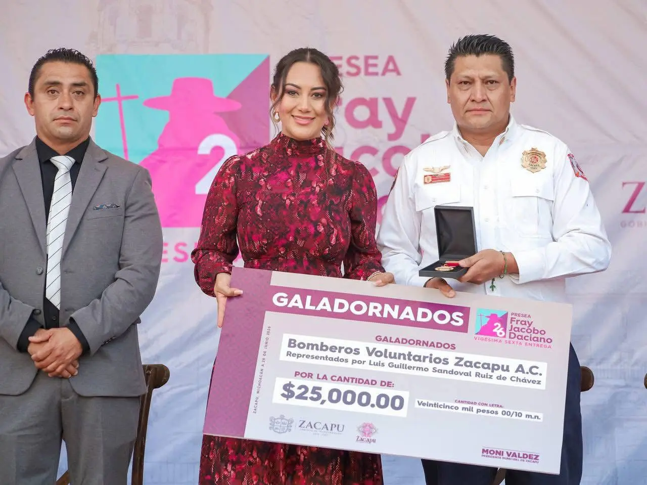 Por decisión de las y los zacapenses, Bomberos Voluntarios A.C. Linces Zacapu reciben la XXVI Presea Fray Jacobo Daciano: Mónica Valdez Pulido