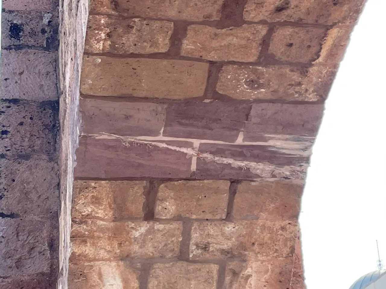 Por enésima vez el acueducto de Morelia sufre severas afectaciones debido a ignorancia