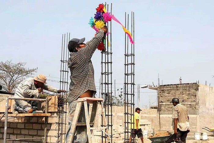 ¿Por qué se celebra a los albañiles el ‘Día de la Santa Cruz’?