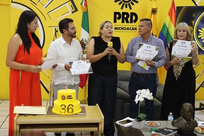 PRD Michoacán rinde homenaje a su origen: fundadores inspiran al partido