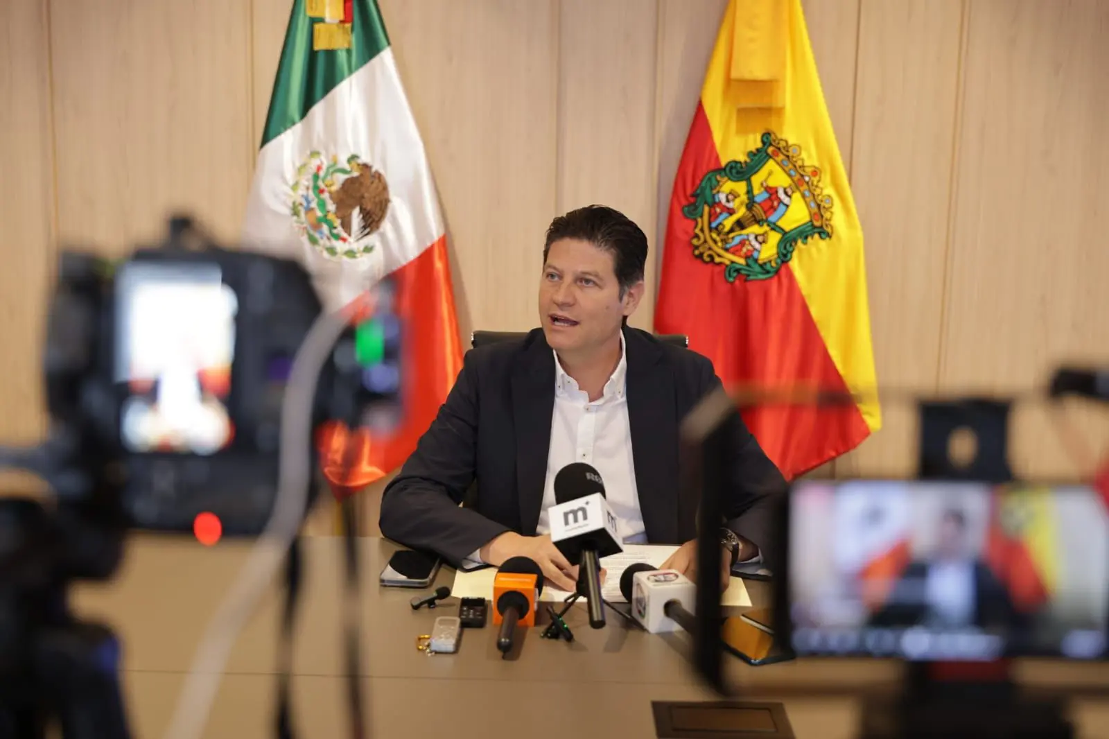Presenta Alfonso Martínez resultados de gira a Chicago y LA