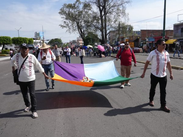 Presenta CSIM 3 banderas que representan a la población indígena en la entidad