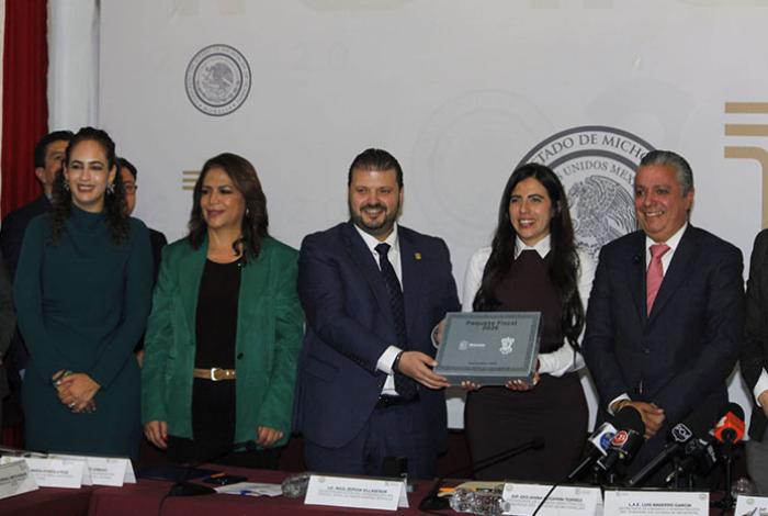 Presentan al Congreso el Presupuesto 2026, sin endeudamiento ni nuevos impuestos