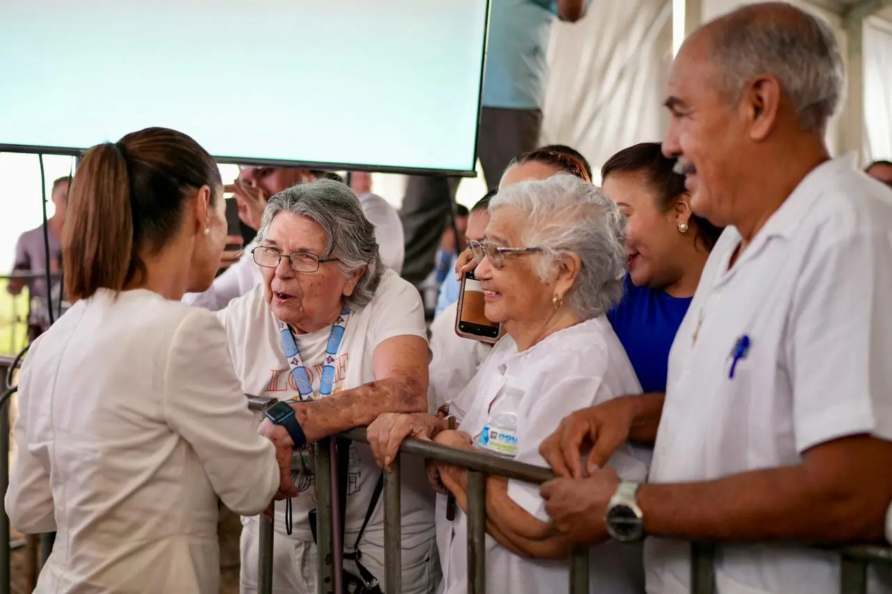 PRESIDENTA CLAUDIA SHEINBAUM DA BANDERAZO DE SALIDA A LA CONSTRUCCIÓN DE PUENTES VEHICULARES EN COLIMA