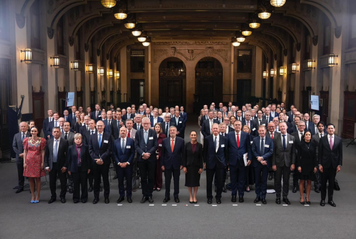 Presidenta Claudia Sheinbaum recibe a más de 100 directores y directoras ejecutivos de empresas nórdicas en Palacio Nacional