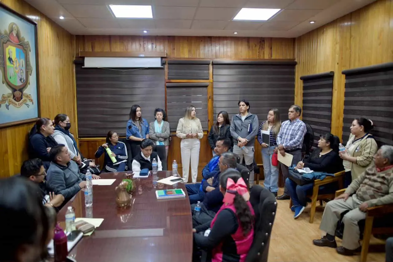 Presidenta Dayana Pérez Mendoza encabeza reunión con el sector educativo; se determina no realizar desfile del 20 de noviembre