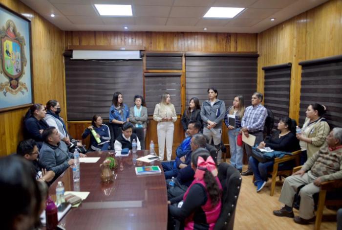 Presidenta Dayana Pérez Mendoza encabeza reunión con el sector educativo; se determina no realizar desfile del 20 de noviembre