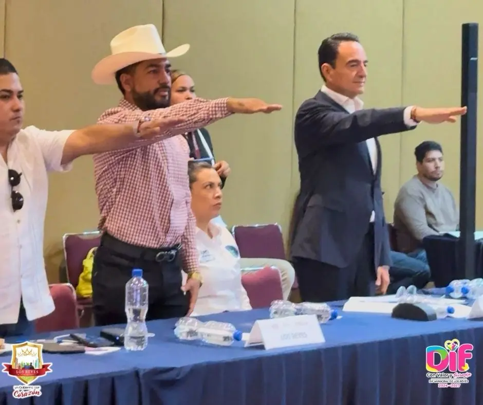 PRESIDENTE HUMBERTO JIMÉNEZ TOMA PROTESTA DE LA CTI; ACOMPAÑADO DE LA PRESIDENTA HONORÍFICA DEL DIF, EVANGELINA SOLÍS
