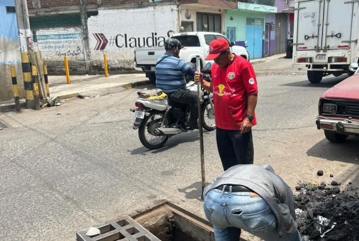 Previenen inundaciones con limpieza de alcantarillas en Los Reyes y diversas acciones: Humberto Jiménez