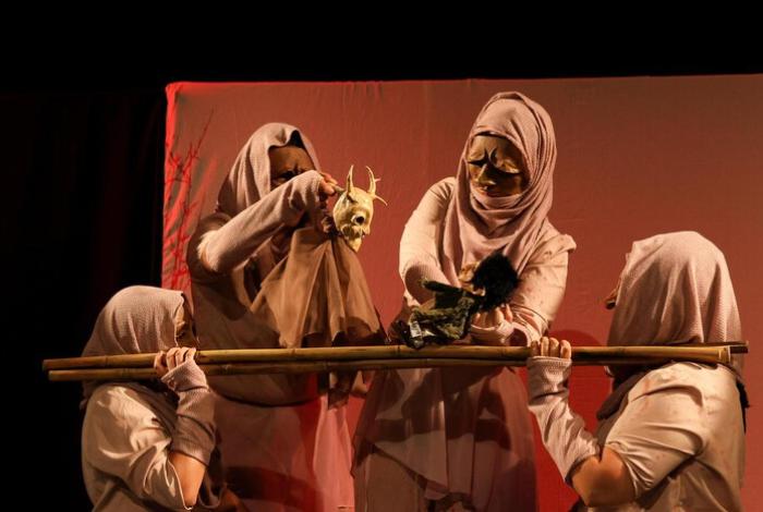 Profesionaliza tu pasión por las artes escénicas con la Licenciatura en Teatro de la UMSNH.