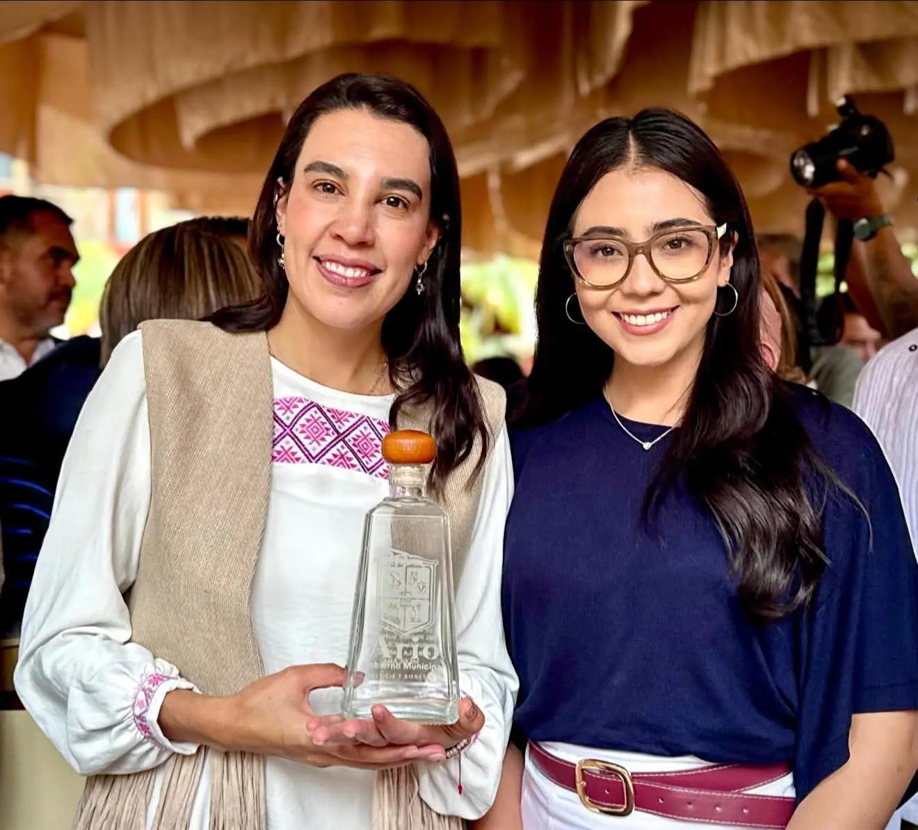 Promueve Yohana Mendoza, Presidenta de Ario, riquezas turísticas del municipio ante la SECTUR