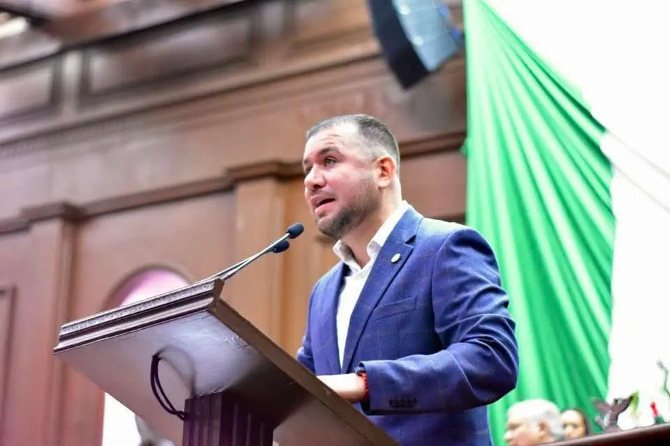 Propone Reyes Galindo el nombre de “Porfirio Muñoz Ledo” al área de estudios legislativos del Congreso de Michoacán