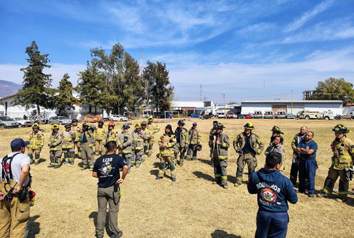 Protección Civil busca formar nuevos bomberos; si tienes lo necesario, así puedes inscribirte