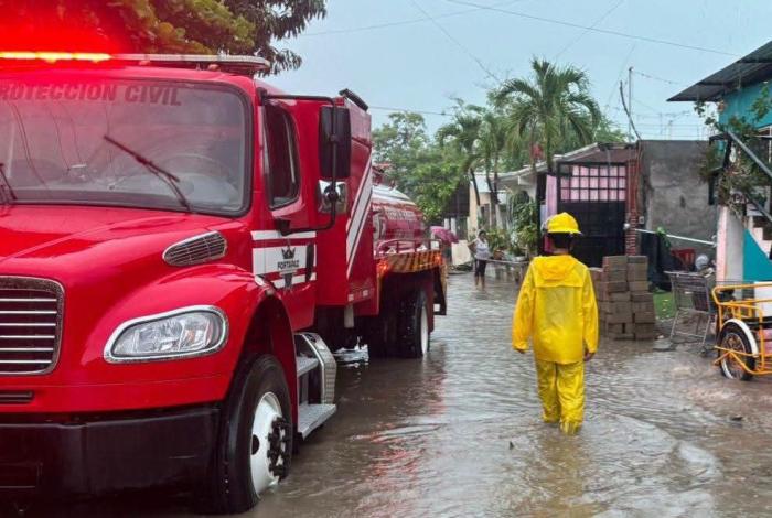 Protección Civil y Bomberos  vigilan zonas de riesgo por las lluvias