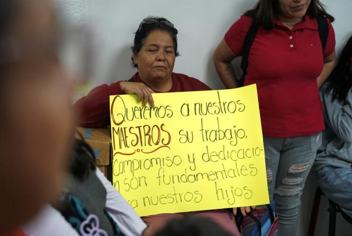 Protestan por retiro de cinco maestros en la Benemérito de las Américas