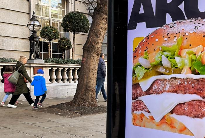 Publicidad de comida basura: Solo el 30% de los países protege a la infancia con leyes estrictas