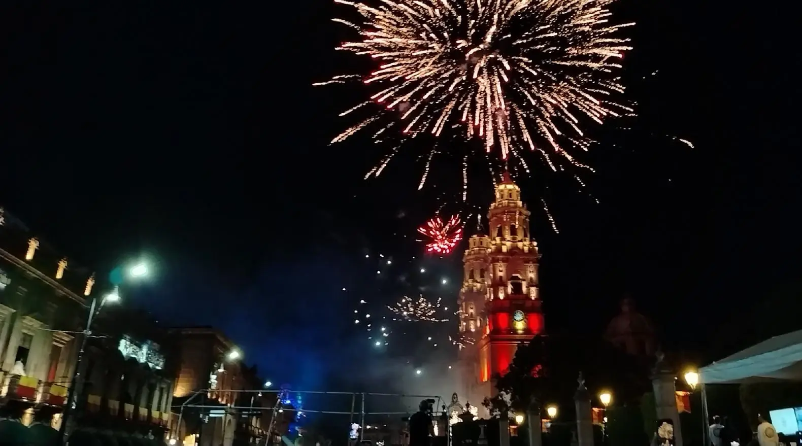 Queda suspendido el mítico Encendido de Catedral hasta que se retire el plantón de la CNTE