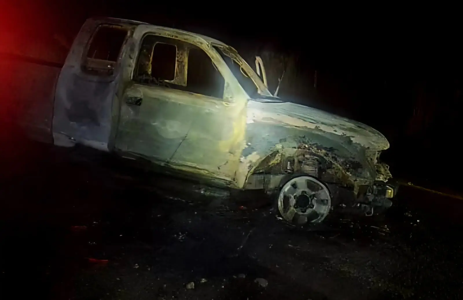 Queman tres vehículos en Zinapécuaro