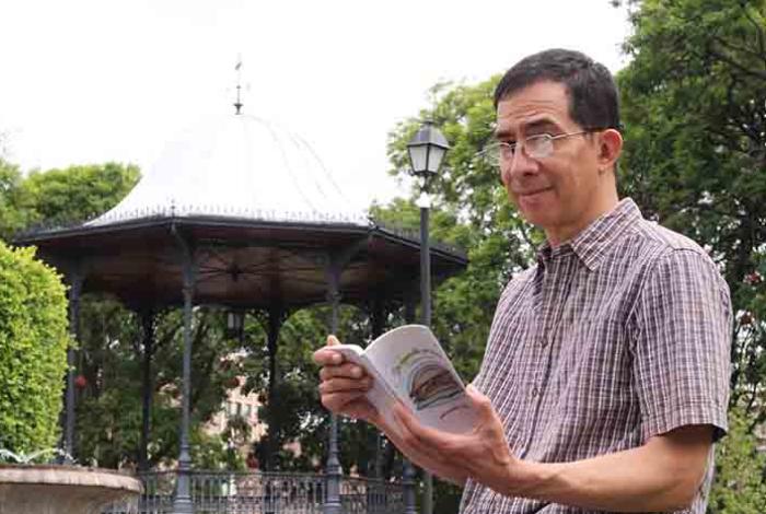 Raúl Eduardo González: el verso y la palabra