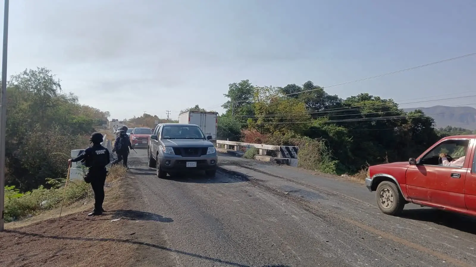 Reactivan carreteras en Michoacán tras operativos de GC